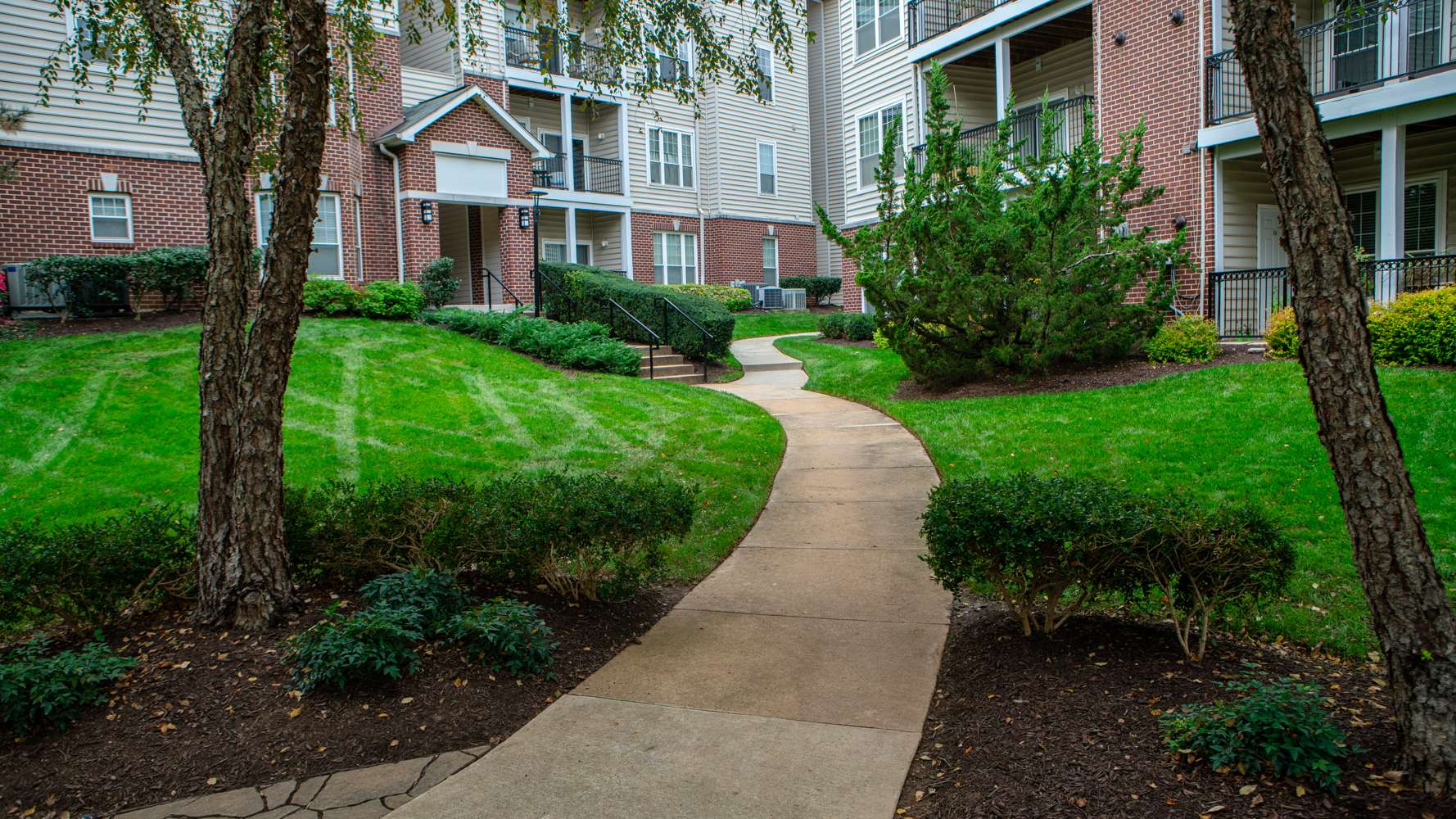 How to Improve HOA Community Curb Appeal: 6 Landscaping Tips