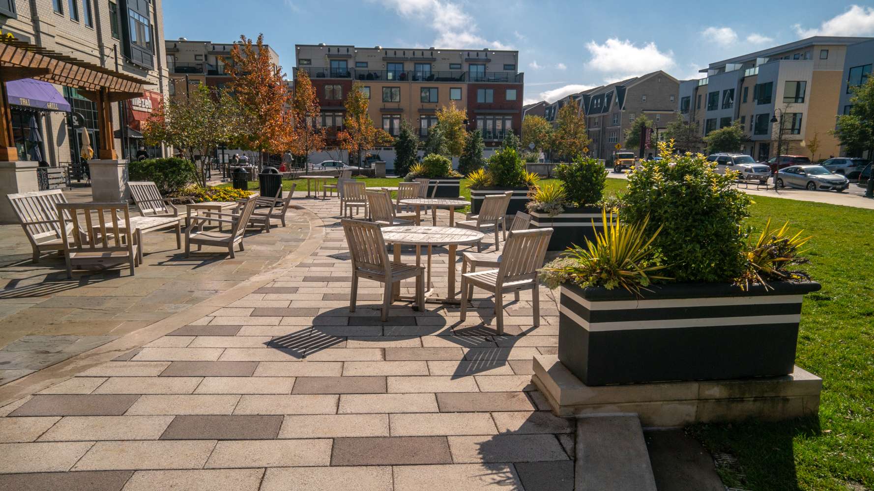 Revitalizing Retail Spaces: Landscaping Ideas to Attract More Customers